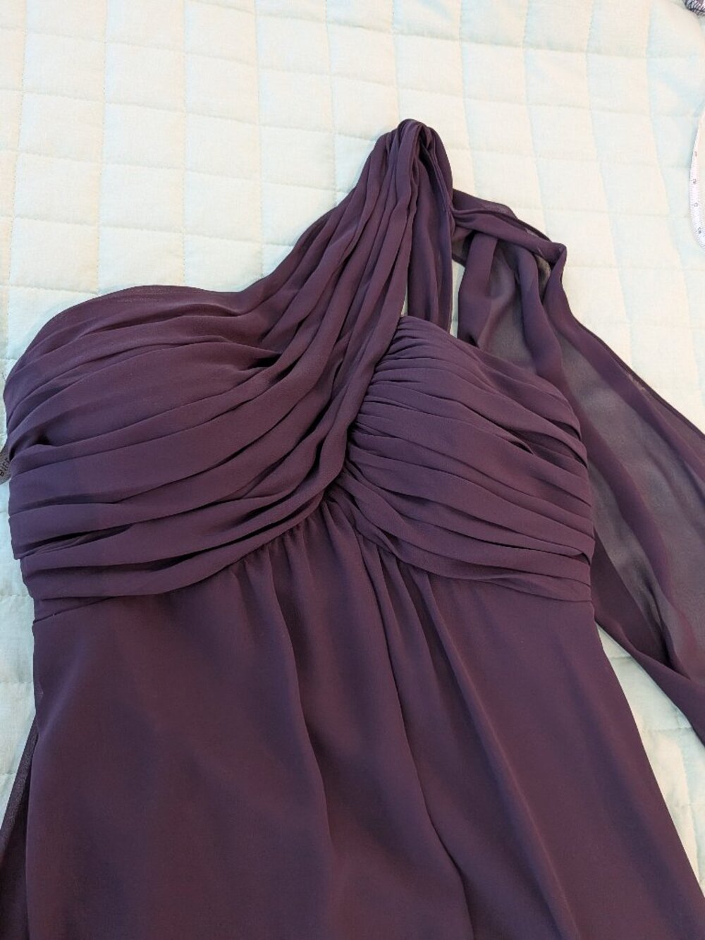 Excellent condition Bill Levkoff One Shoulder Plum Formal Dress - Size 4